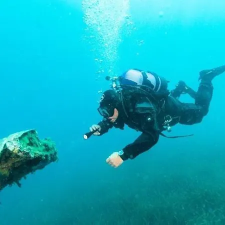 Cala Dei Pirati Nyaraló *